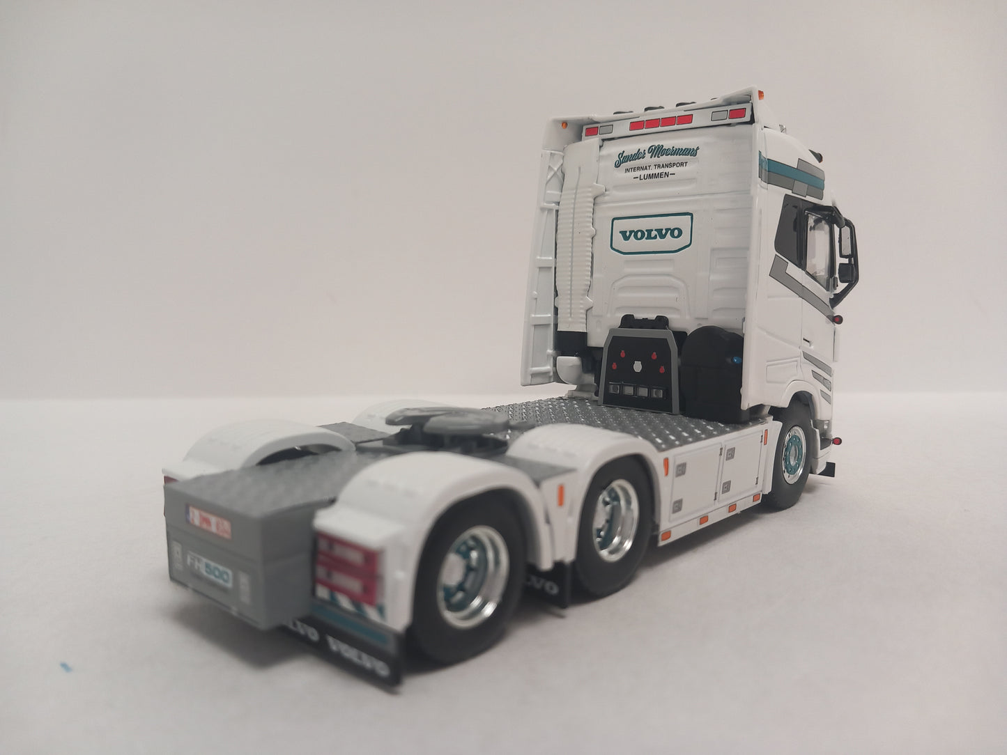 WSI 01-4611 LUTRA - VOLVO * LAST ONE *