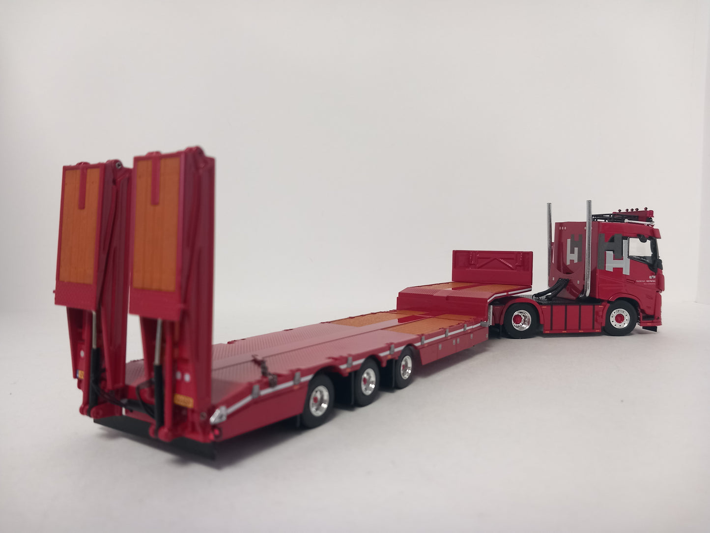 ARRIVAL WSI 01-4986 HARDEMAN VAN HARTEN - VOLVO