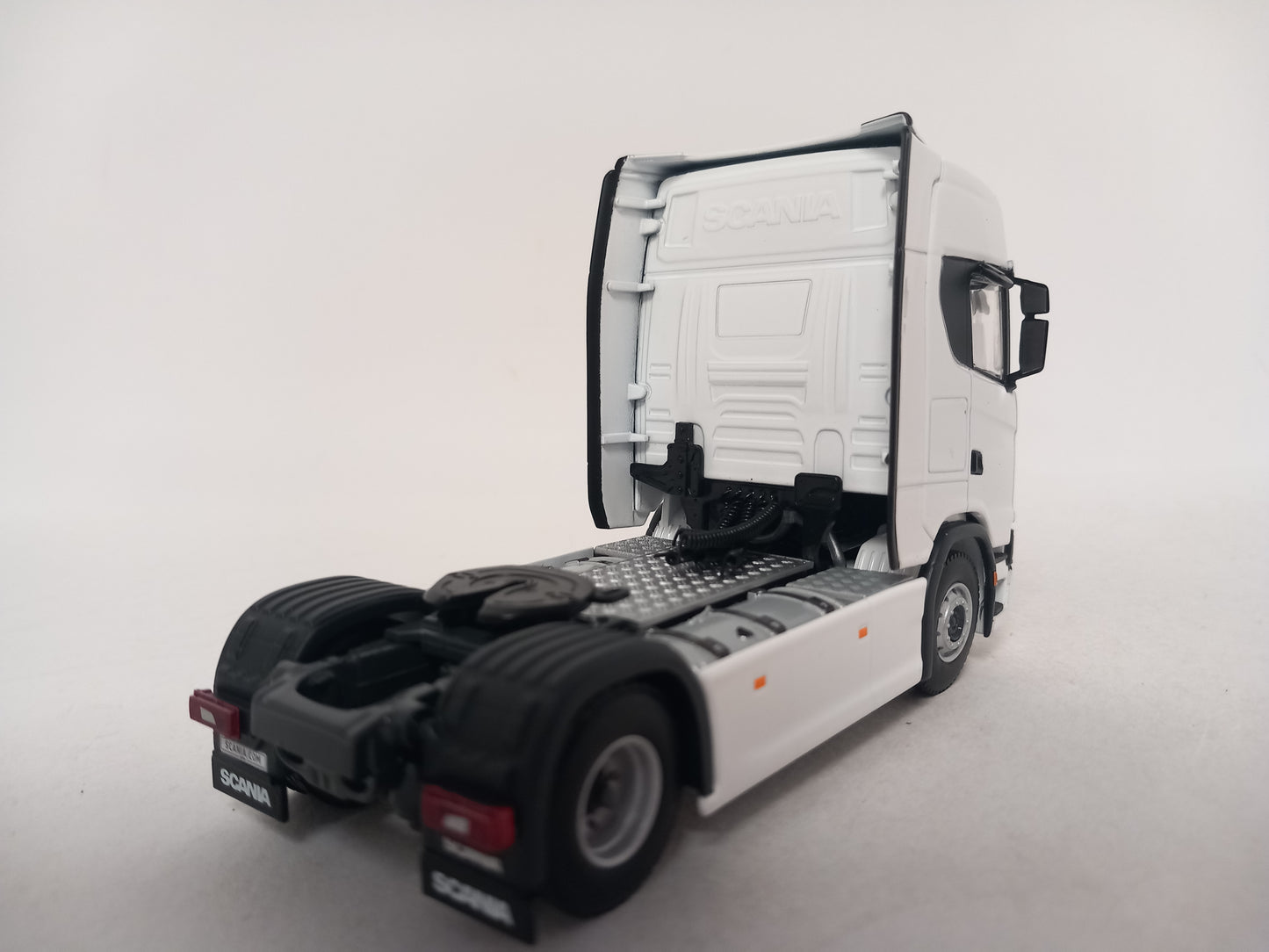 WSI SCANIA 03-2003 - WHITE LINE CS20H