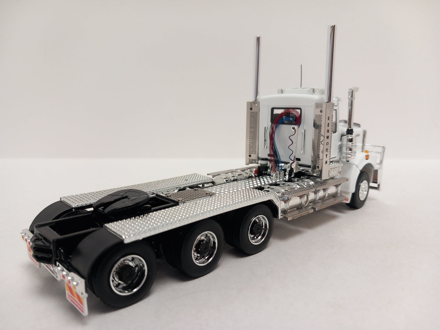 DRAKE Z01646 WHITE / BLACK C509 - KENWORTH