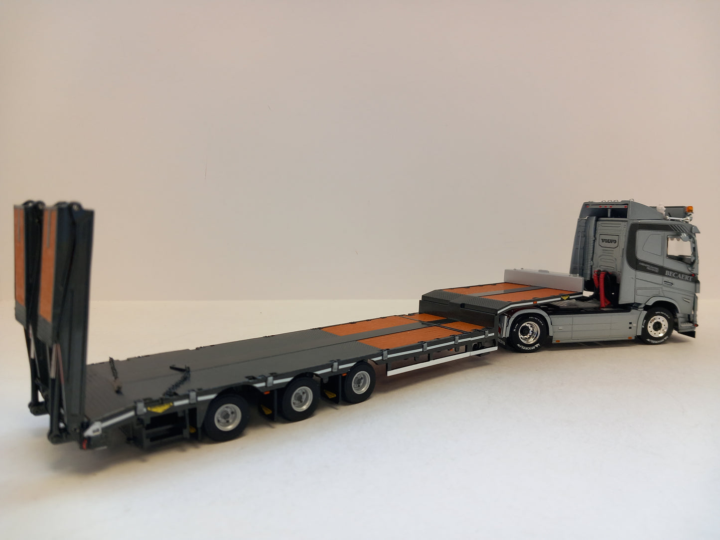 WSI 01-4438 BECATRANS BV - VOLVO