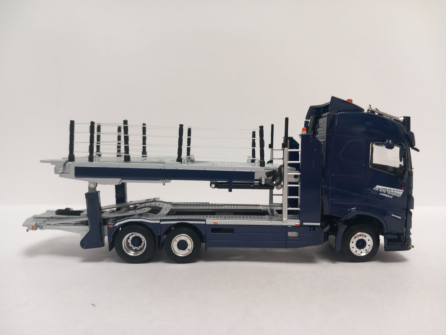 WSI 01-4527 ATG AUTOTRANSPORT - VOLVO