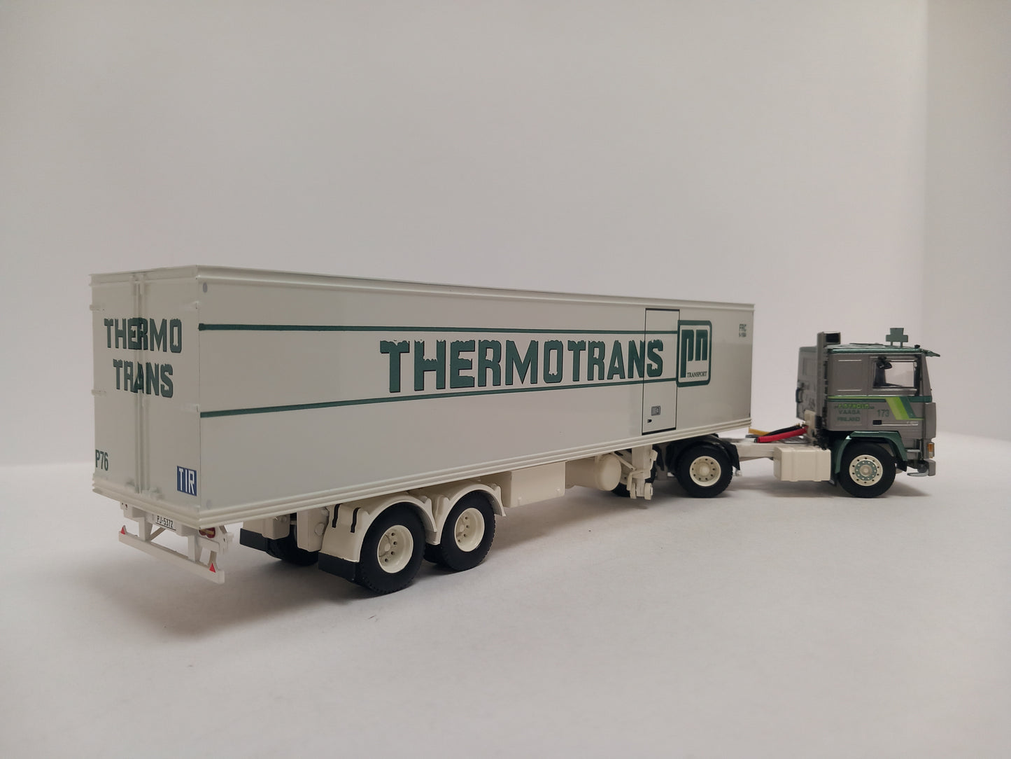 ARRIVAL WSI 01-4592 P.NYHOLM - VOLVO