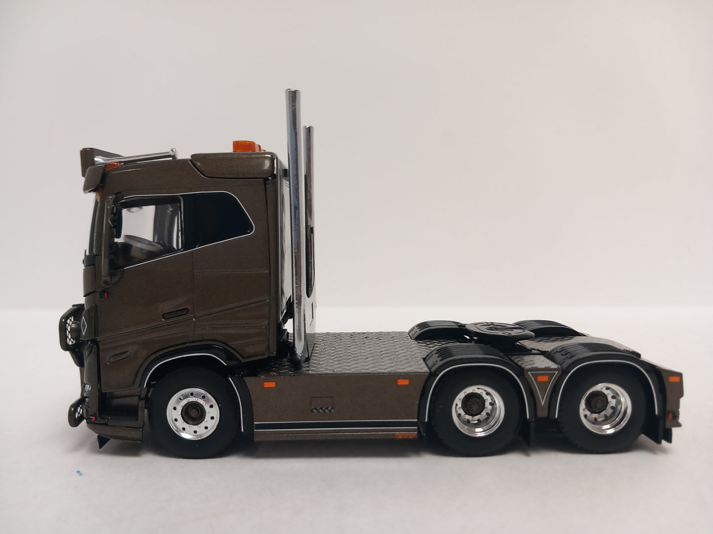 ARRIVAL WSI 01-4698 GVT TRANSPORT BRUGGE - VOLVO