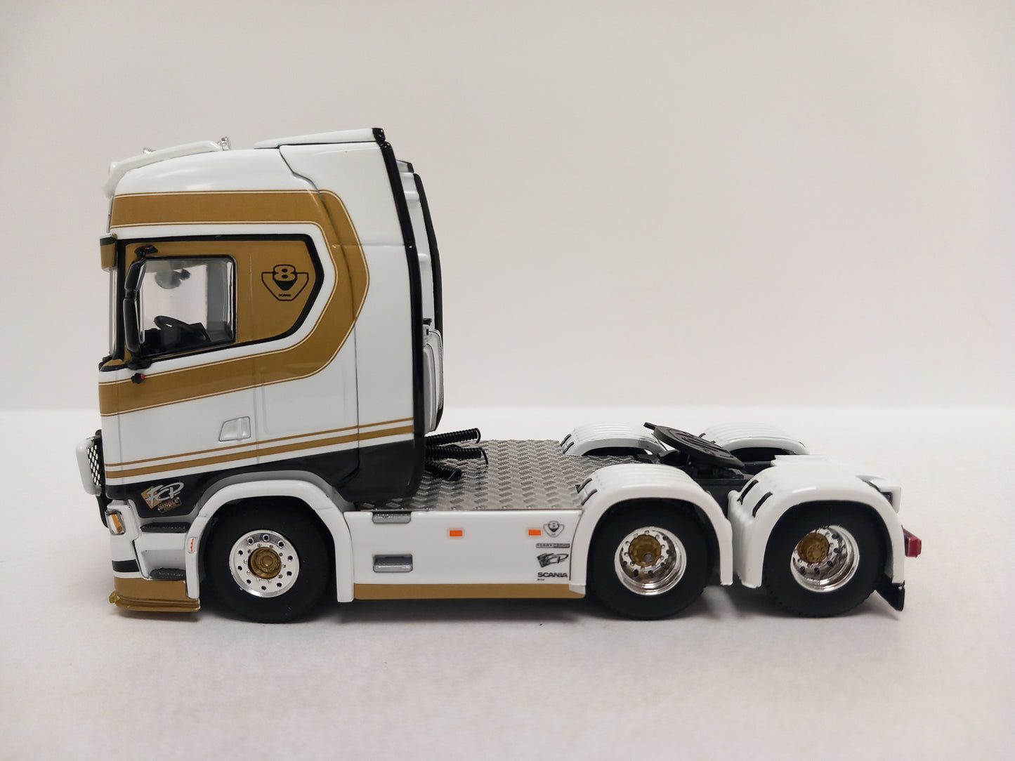 ARRIVAL WSI 01-4700 VERLHAC TPS - SCANIA