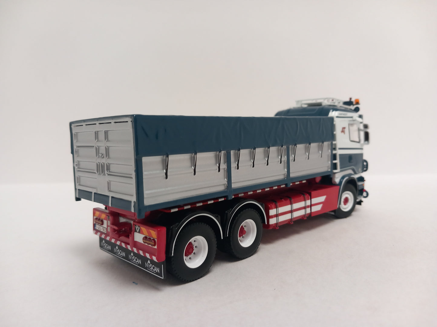 ARRIVAL  WSI 01-4748 ANFINEST - SCANIA