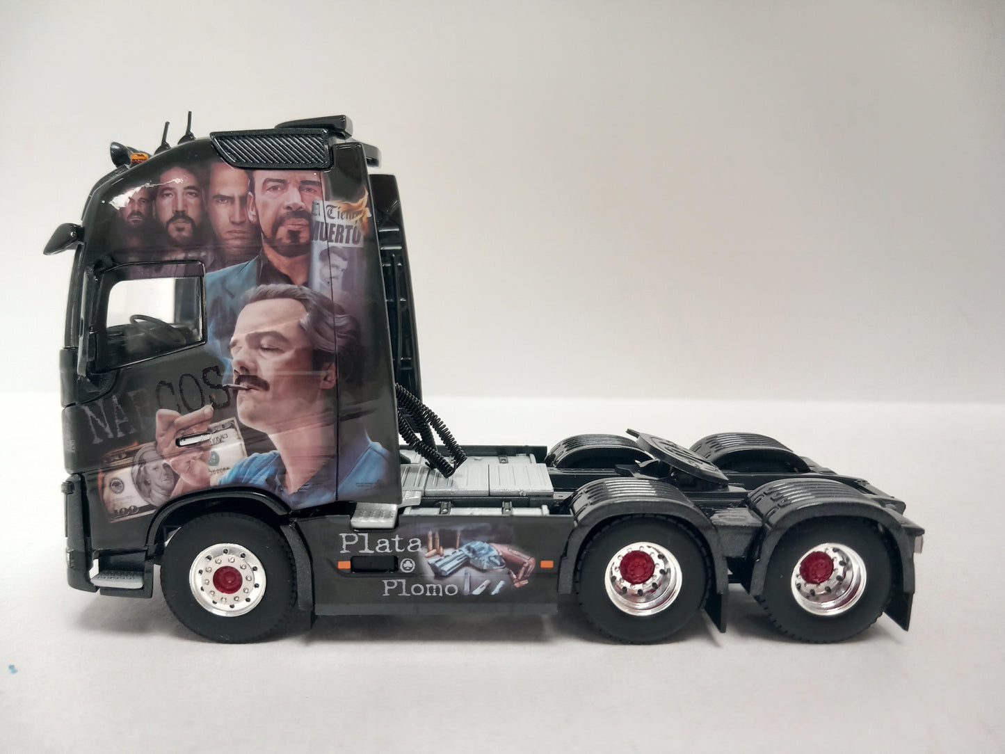 ARRIVAL WSI 01-4775 PATALACCI - VOLVO