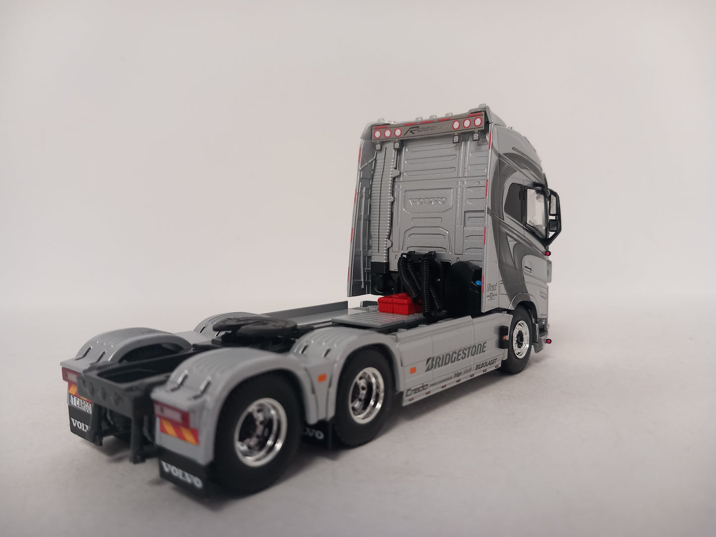 WSI VOLVO 01-4963 - Tank Cargo *Last One*