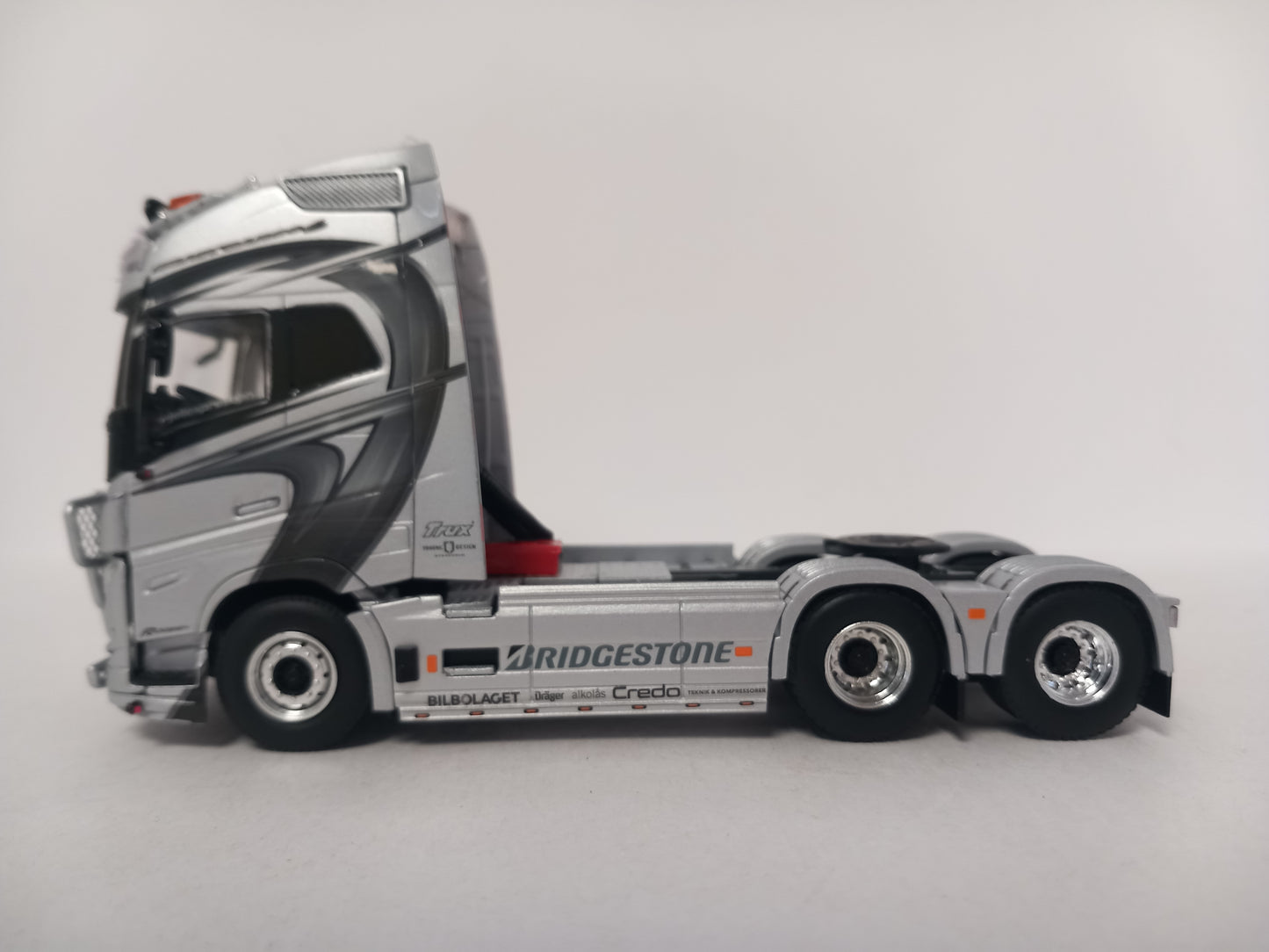 WSI VOLVO 01-4963 - Tank Cargo *Last One*