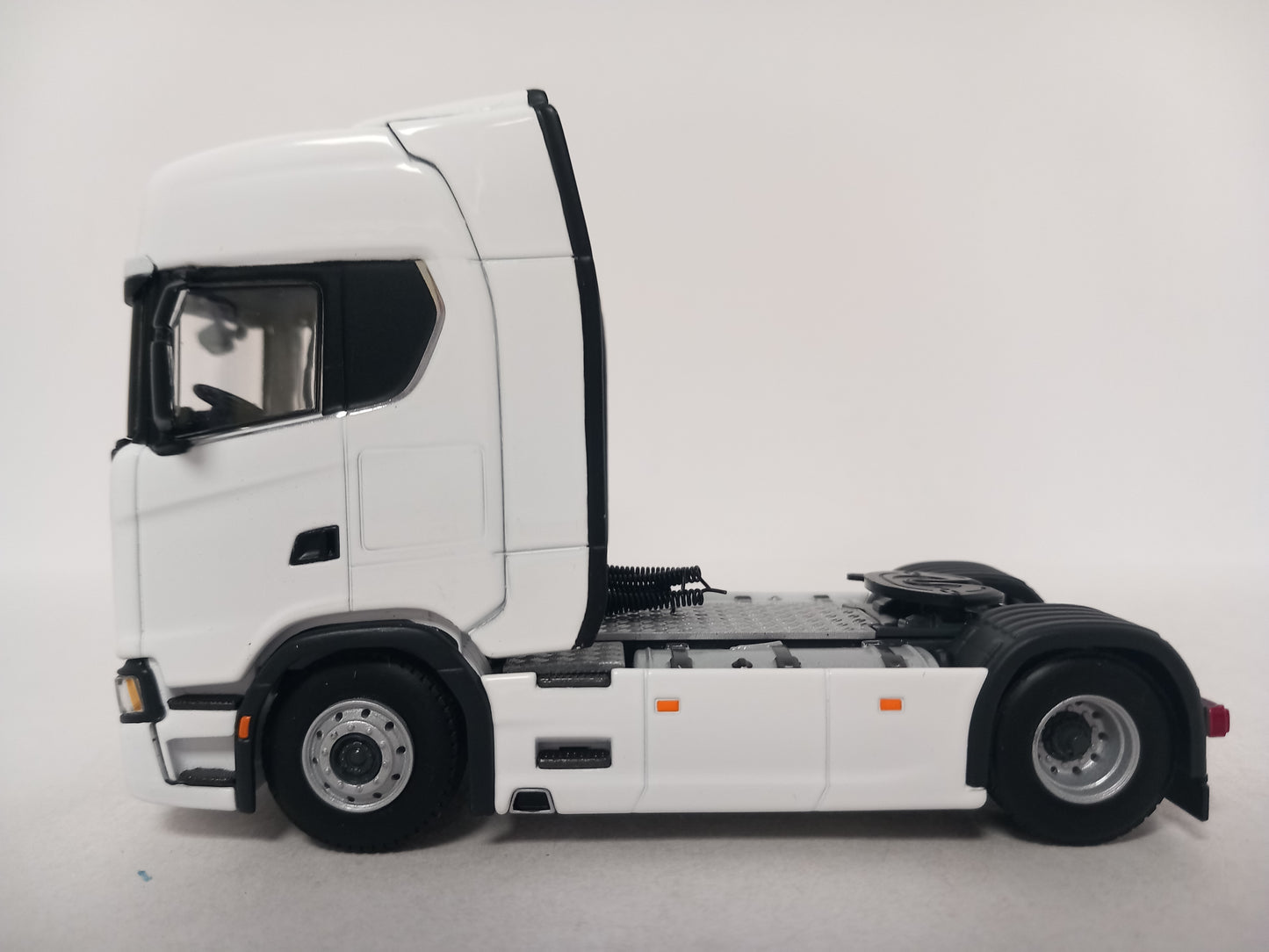 WSI SCANIA 03-2003 - WHITE LINE CS20H