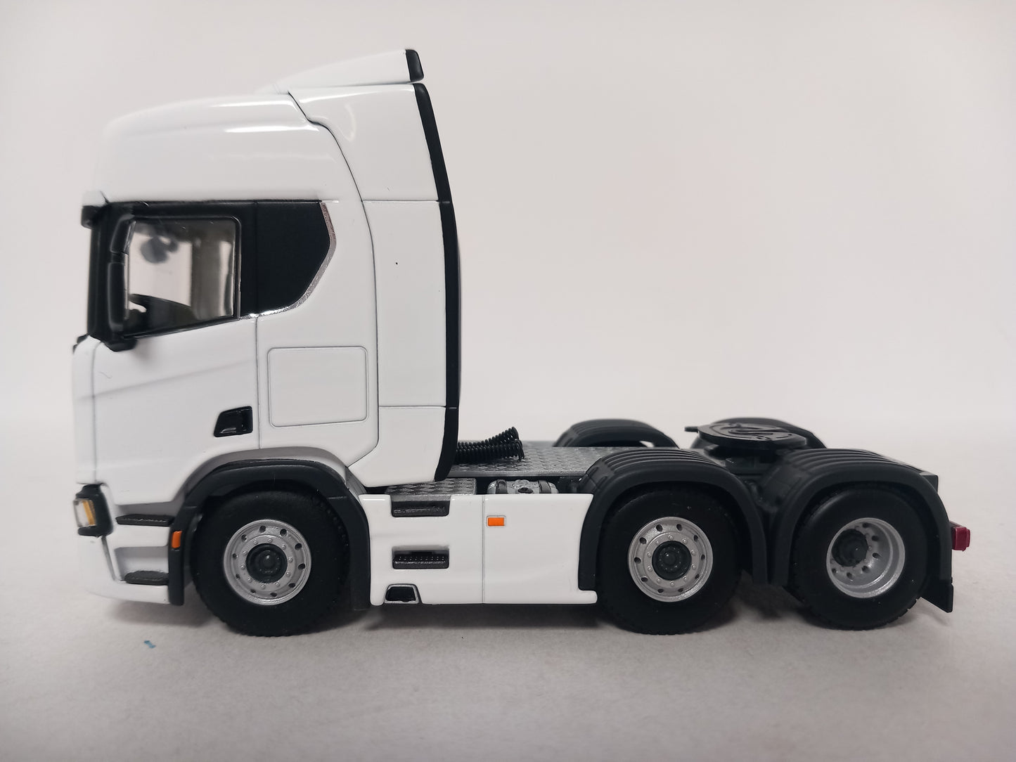 WSI SCANIA 03-2005 - WHITE LINE CR20H