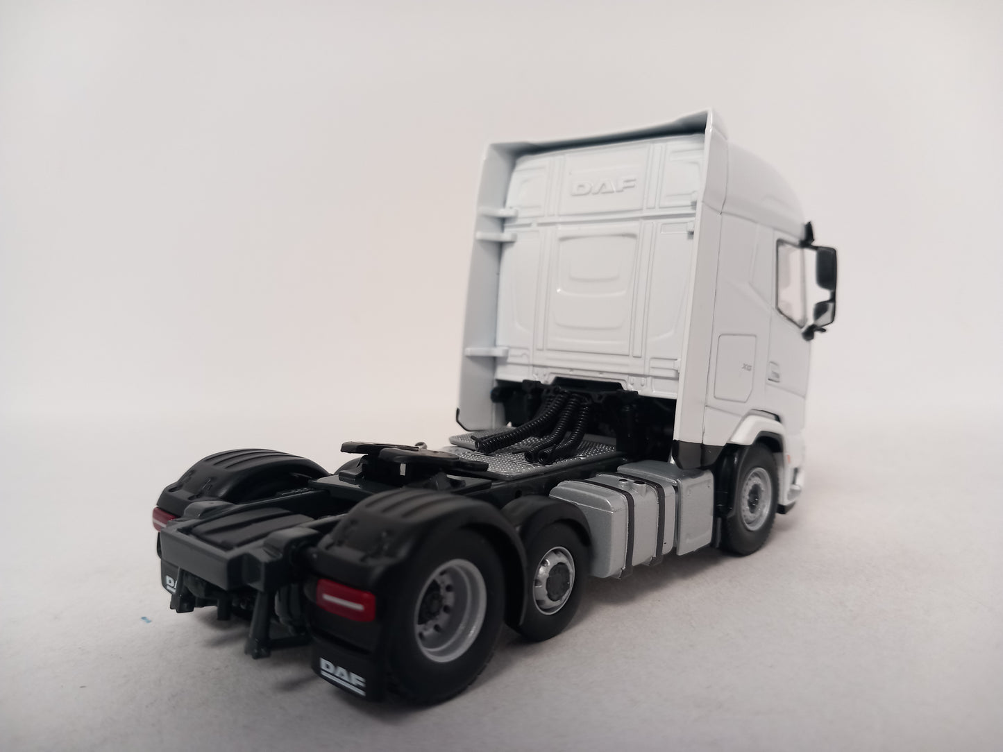 ARRIVAL WSI DAF 03-2066 - WHITE LINE XG