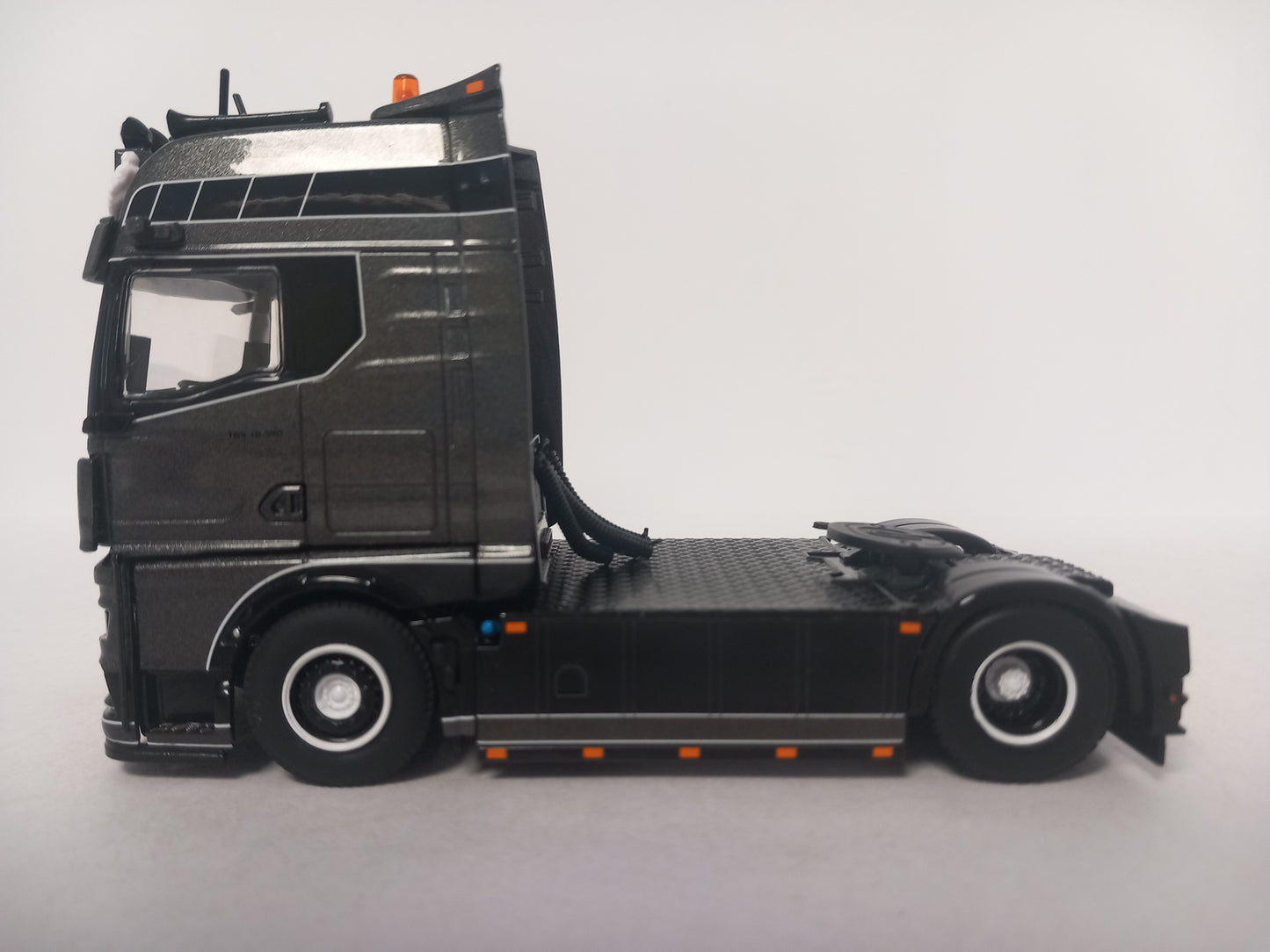 WSI MAN 04-2235 - DUTCH COMMANDER