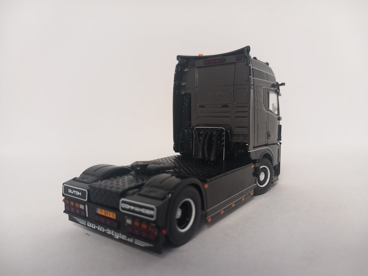 WSI MAN 04-2235 - DUTCH COMMANDER