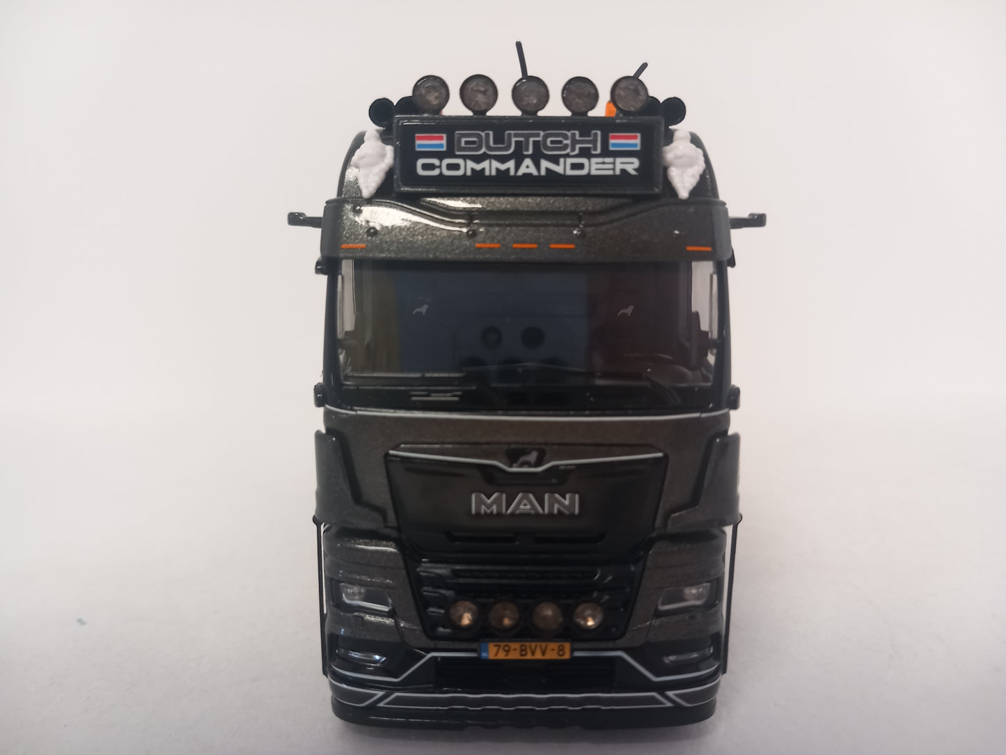 WSI MAN 04-2235 - DUTCH COMMANDER