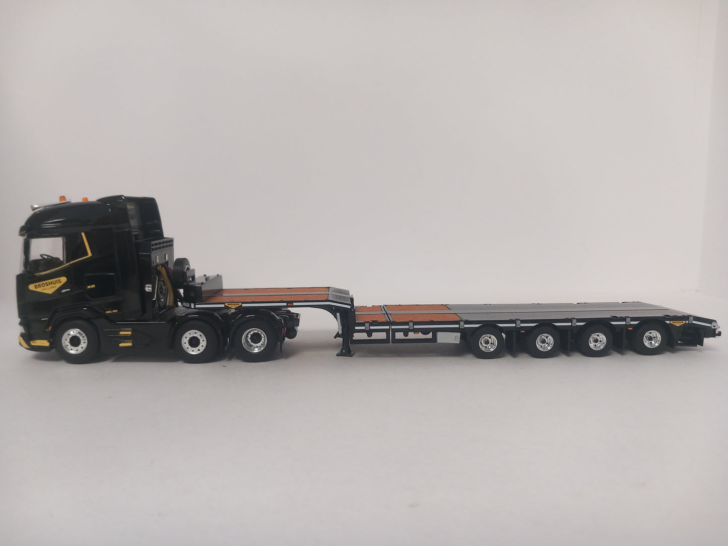 WSI DAF 04-2244 - Premium Line Broshuis XG *Last One*