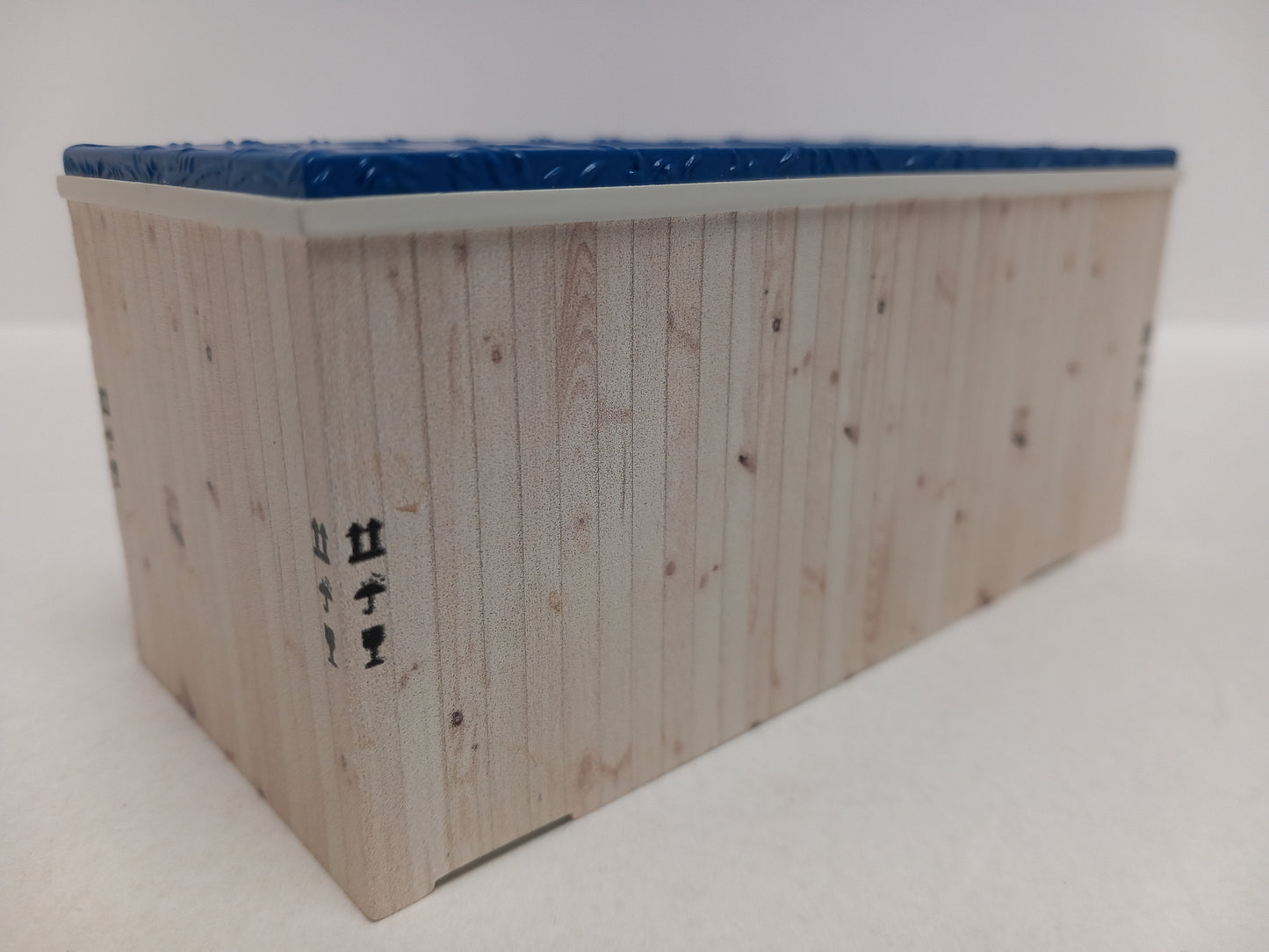 WSI 12-2018 LOW WOODEN BOX - LOAD