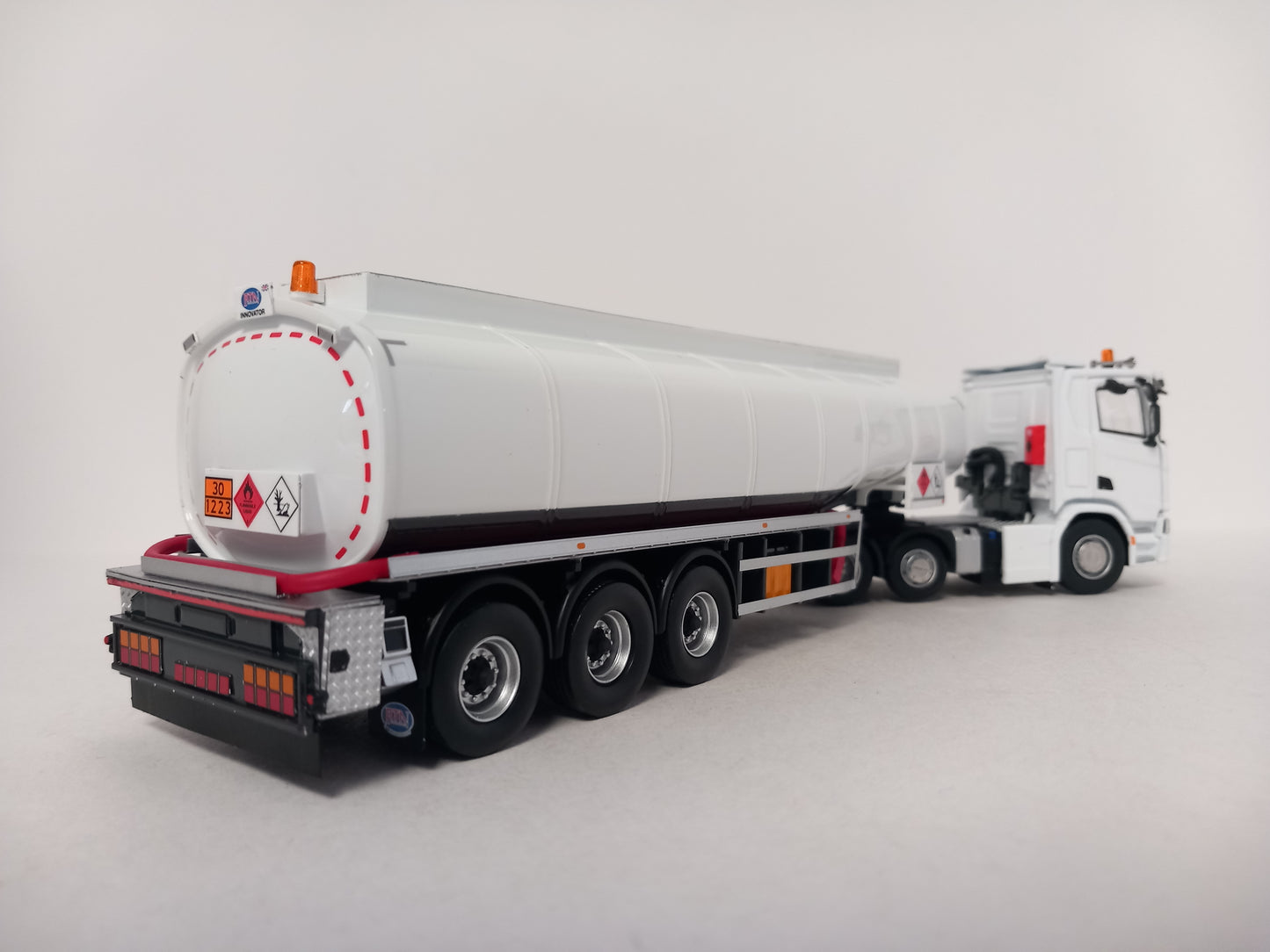 IMC SCANIA 33-0219 - PREMIUM TANKER