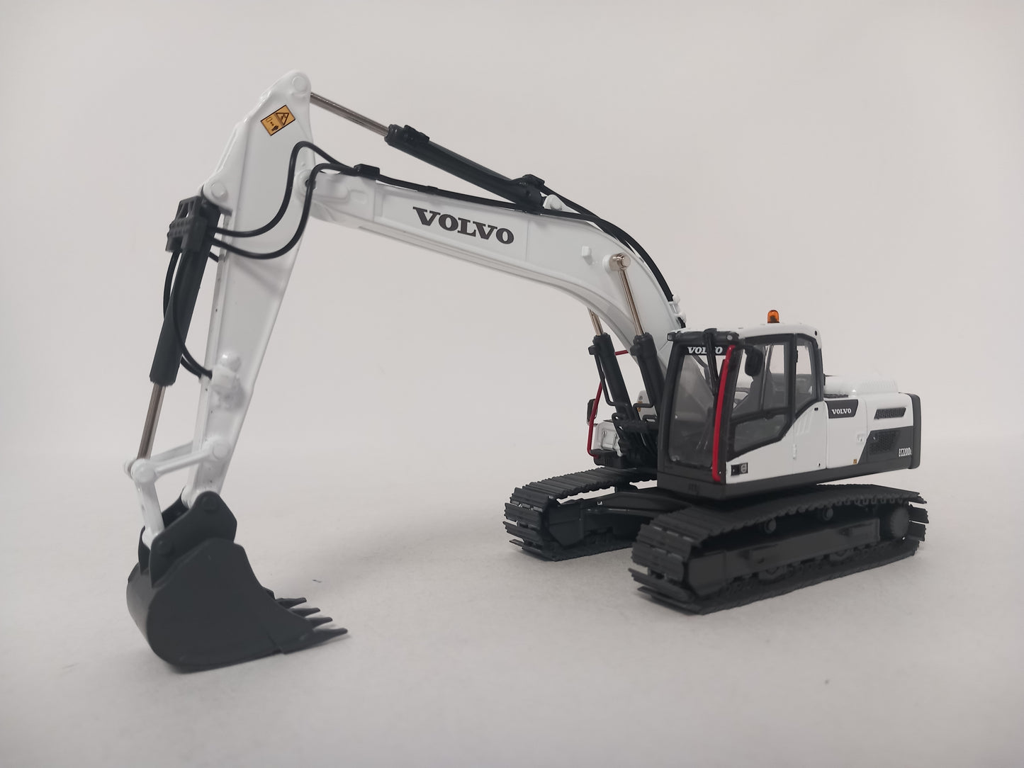 WSI VOLVO 64-2017 - Premium Line EC220D