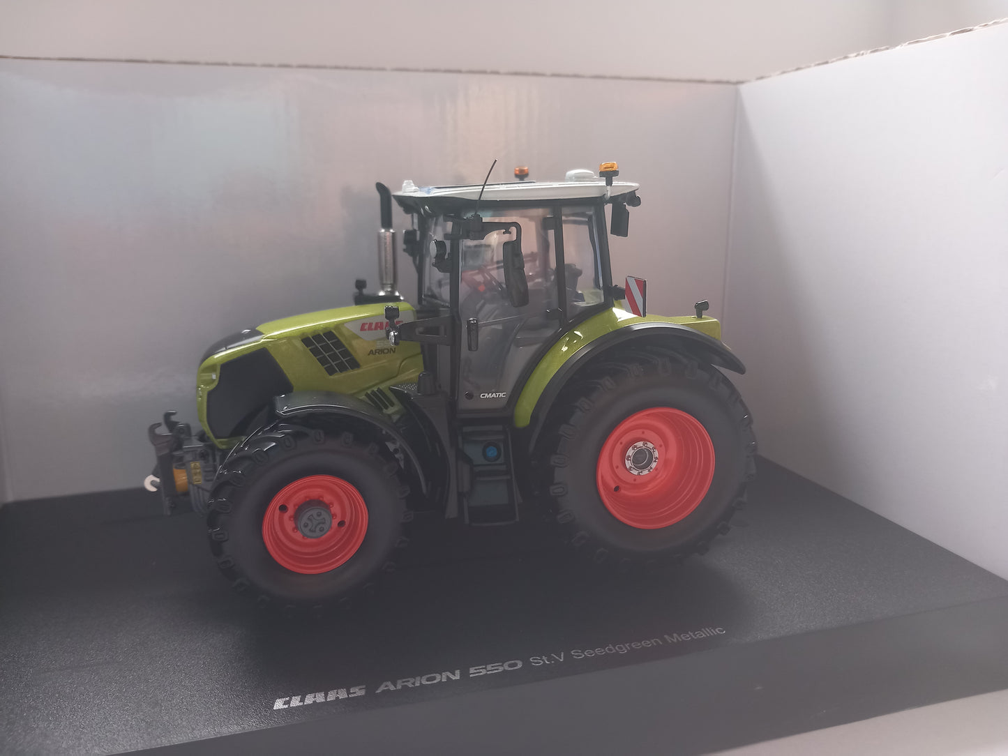 Z - UNIVERSAL HOBBIES 2662270 CLAAS ARION