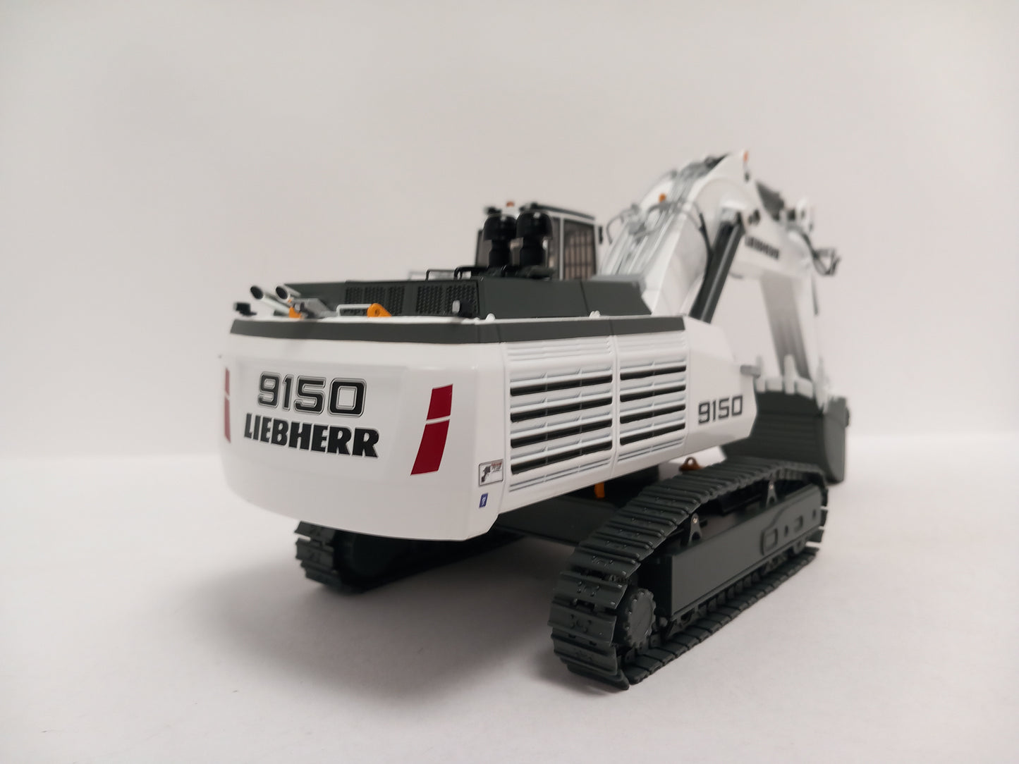 CONSTRUCTION WSI 64-2014 LIEBHERR R9150 - HIGH CAB VERSION