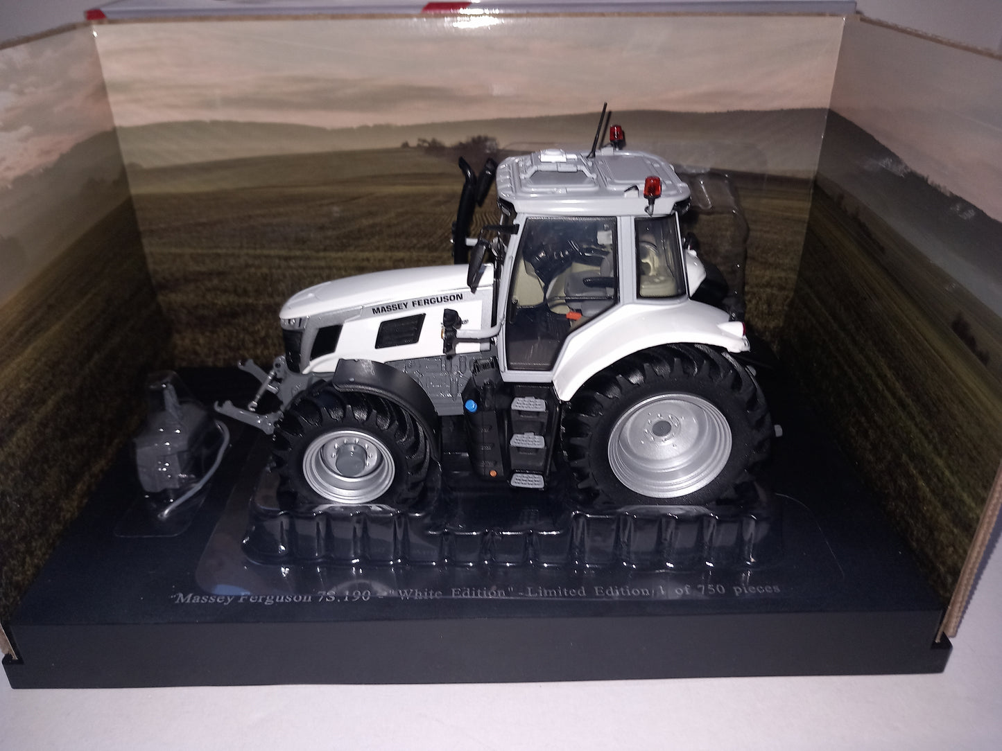 Z - UNIVERSAL 6616 MASSEY 7S.190 WHITE