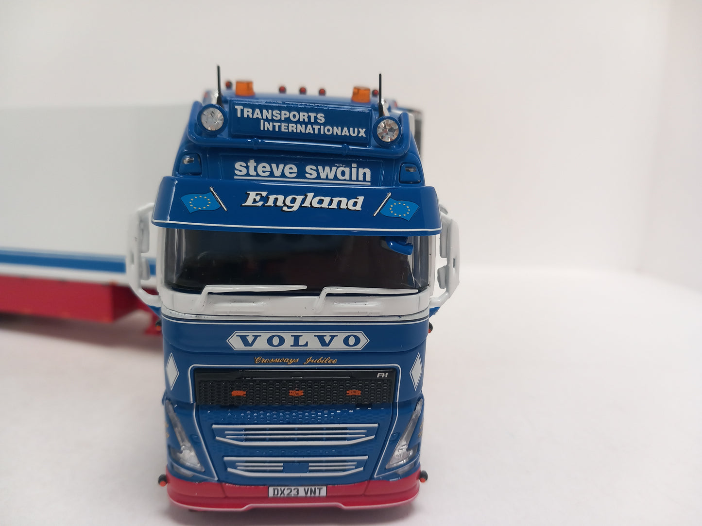 ARRIVAL TEKNO 85729 STEVE SWAIN - VOLVO