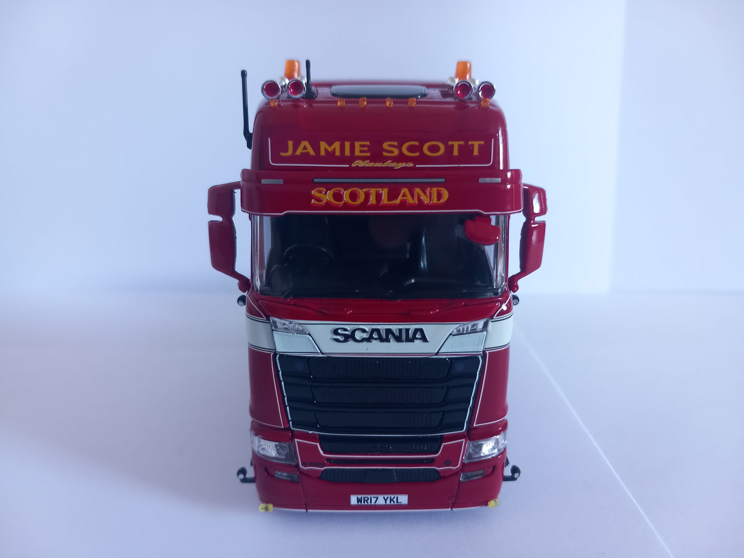 ARRIVAL TEKNO SCANIA 86012 - Jamie Scott