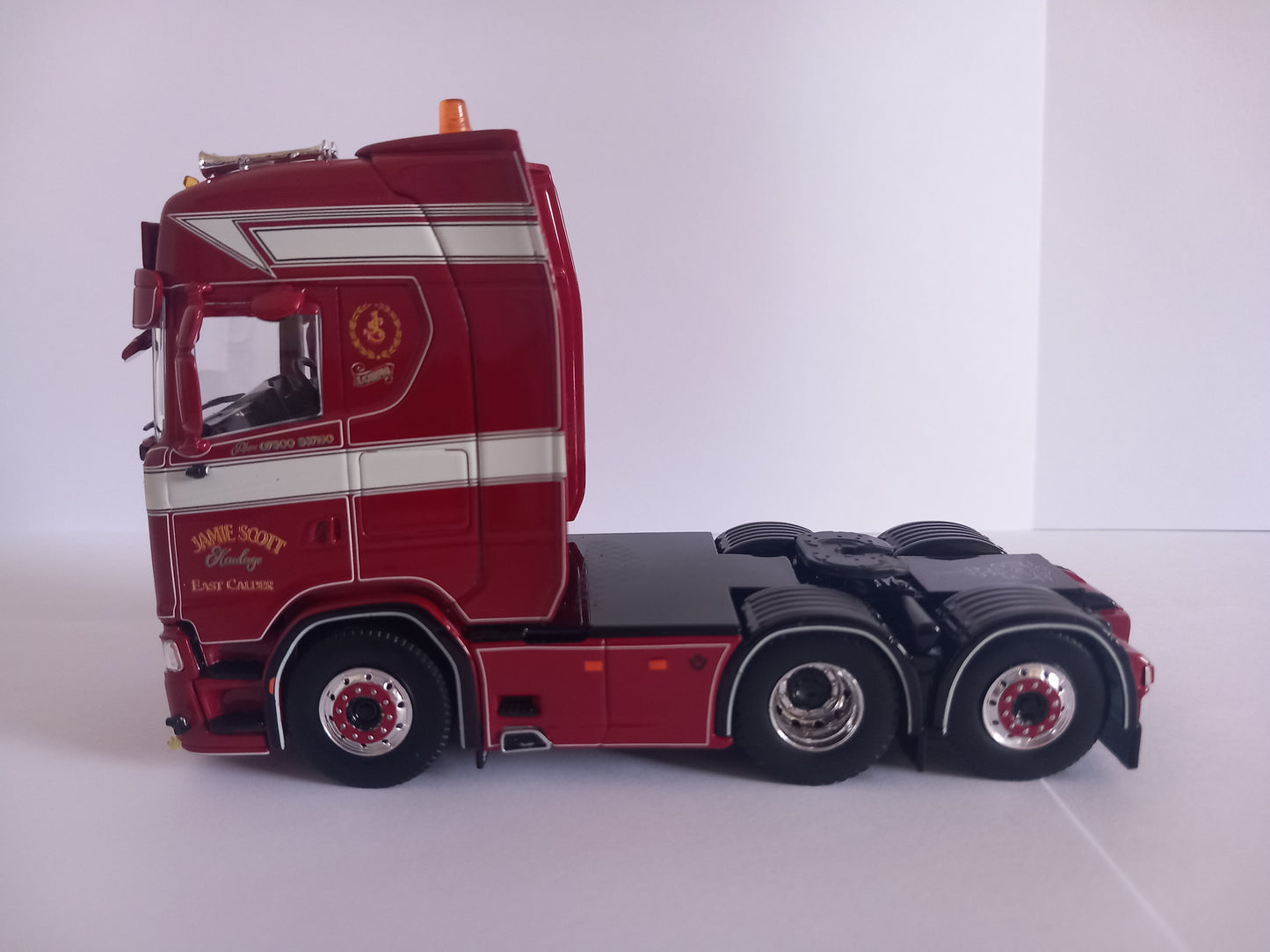ARRIVAL TEKNO SCANIA 86012 - Jamie Scott