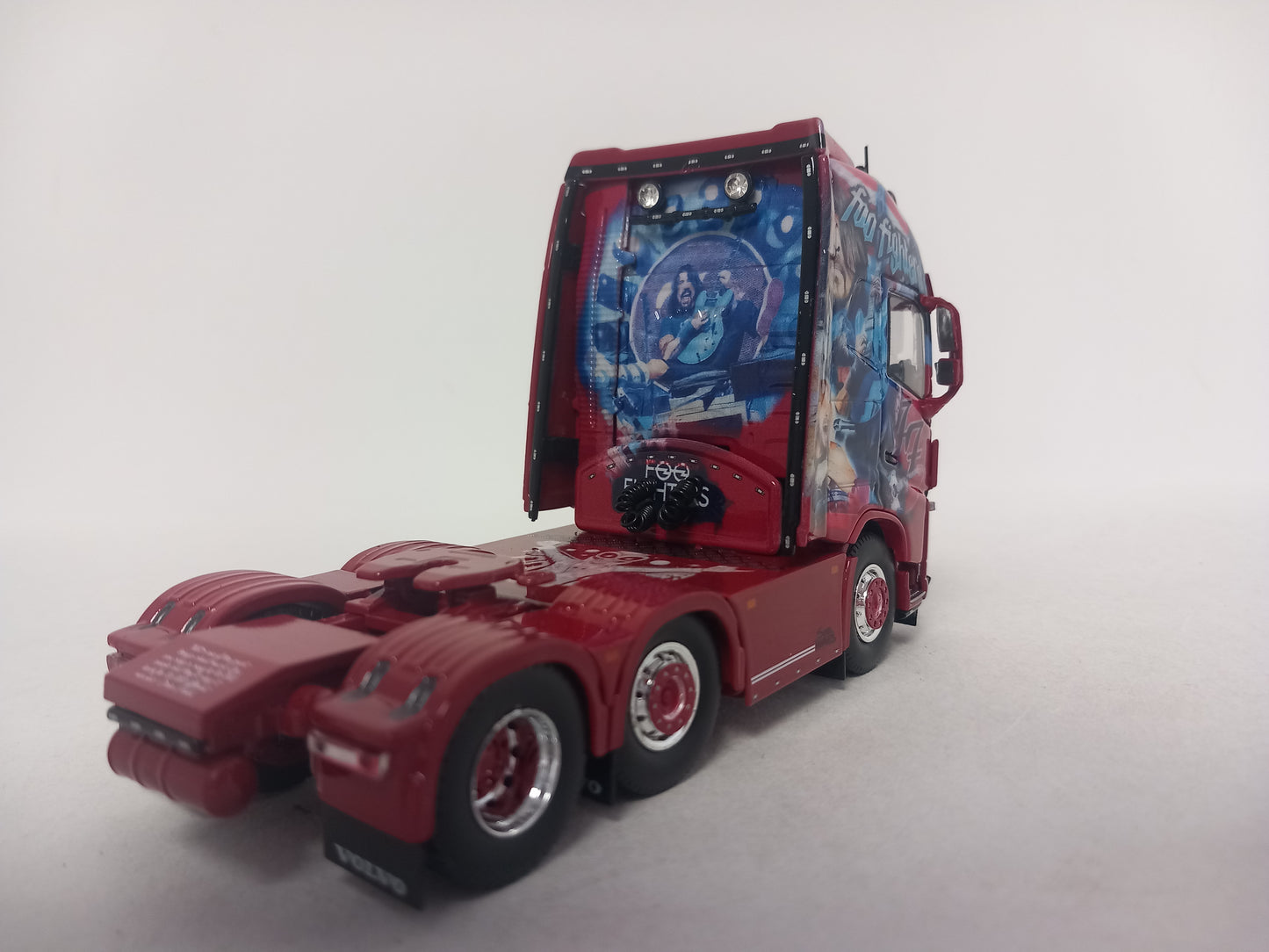 TEKNO VOLVO 86169 - BARRY PROCTOR FOO FIGHTERS