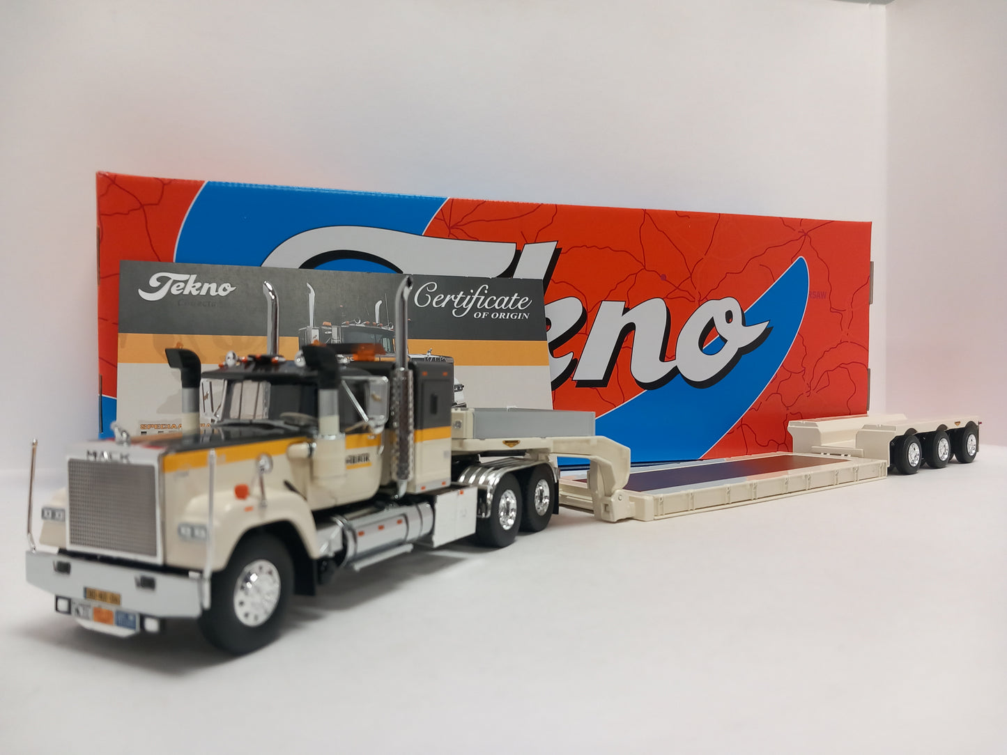 ARRIVAL TEKNO 87040 VAN DEN HERIK - MACK