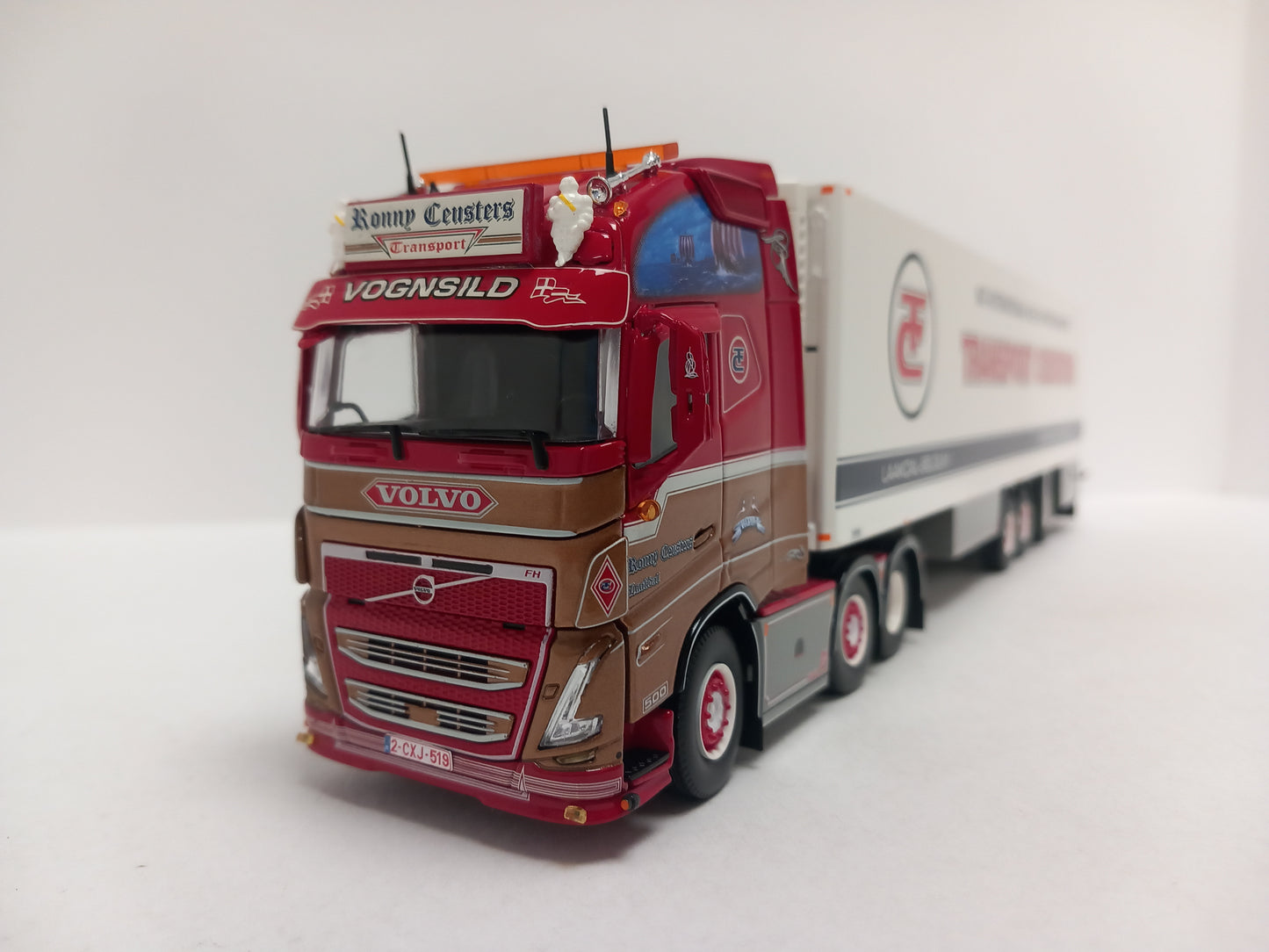 ARRIVAL TEKNO 87453 RONNY CEUSTERS - VOLVO