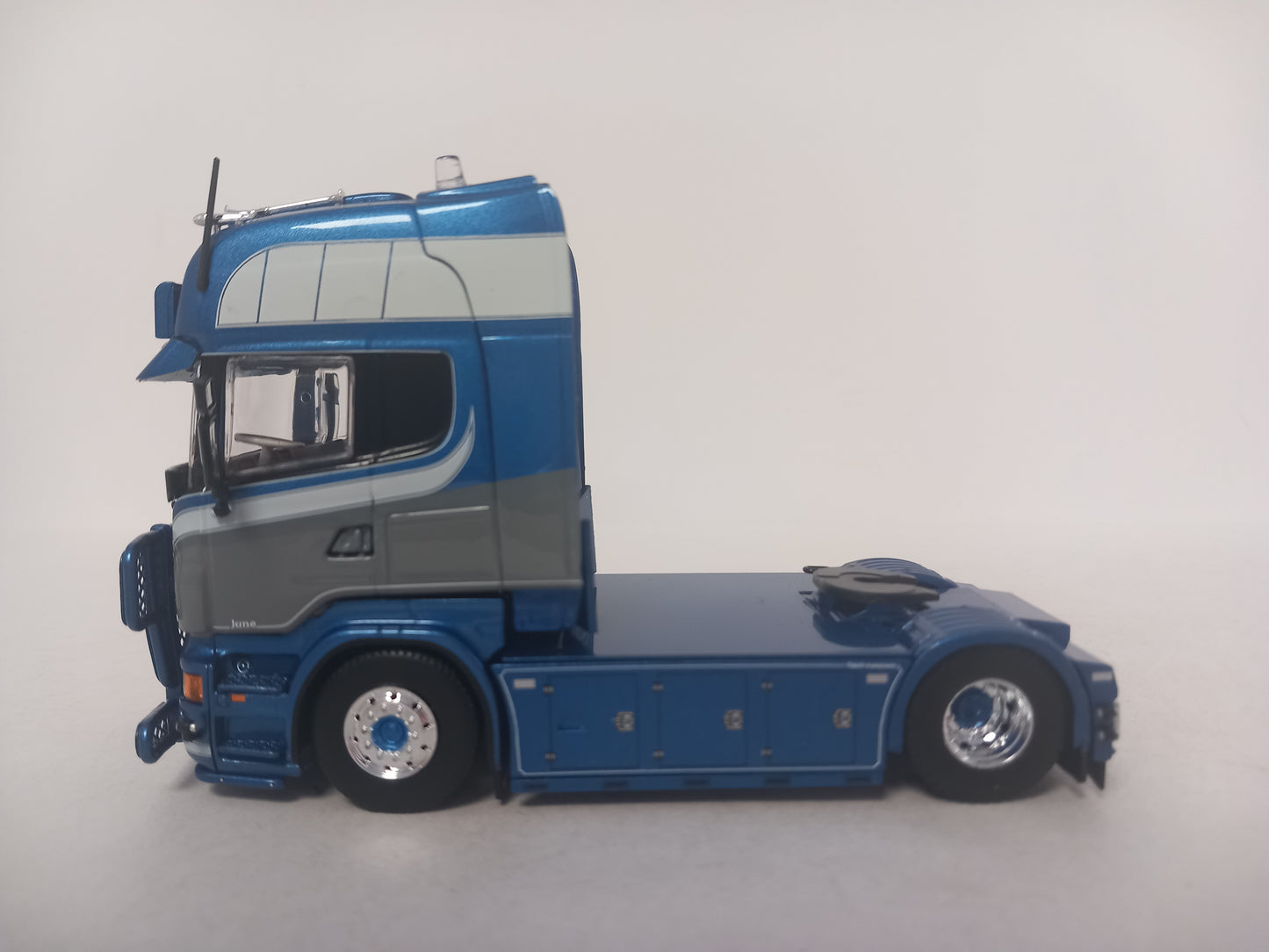 ARRIVAL TEKNO SCANIA 87866 - Salmer