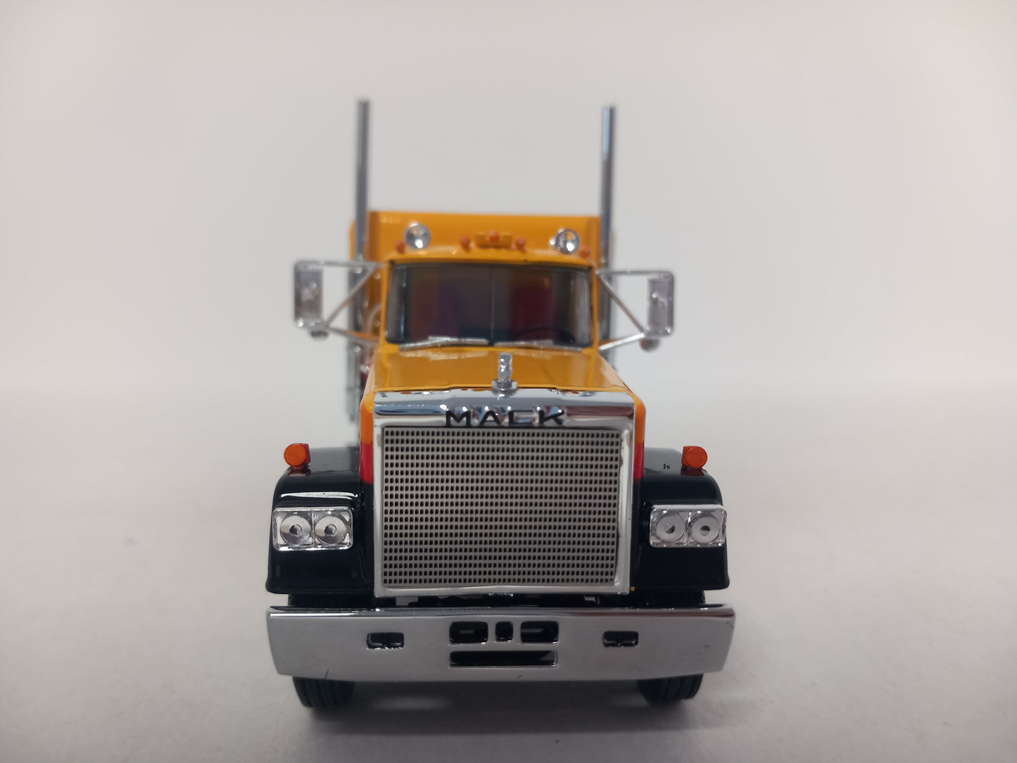 ARRIVAL TEKNO MACK 89357 - Superliner *Last One*
