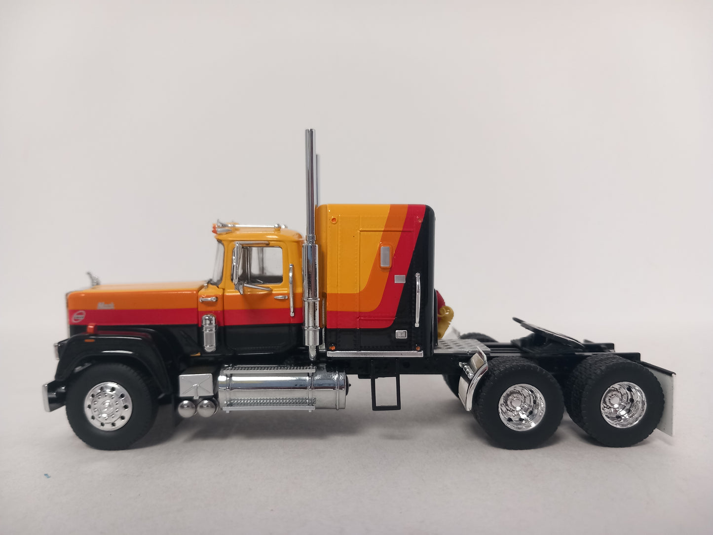ARRIVAL TEKNO MACK 89357 - Superliner *Last One*