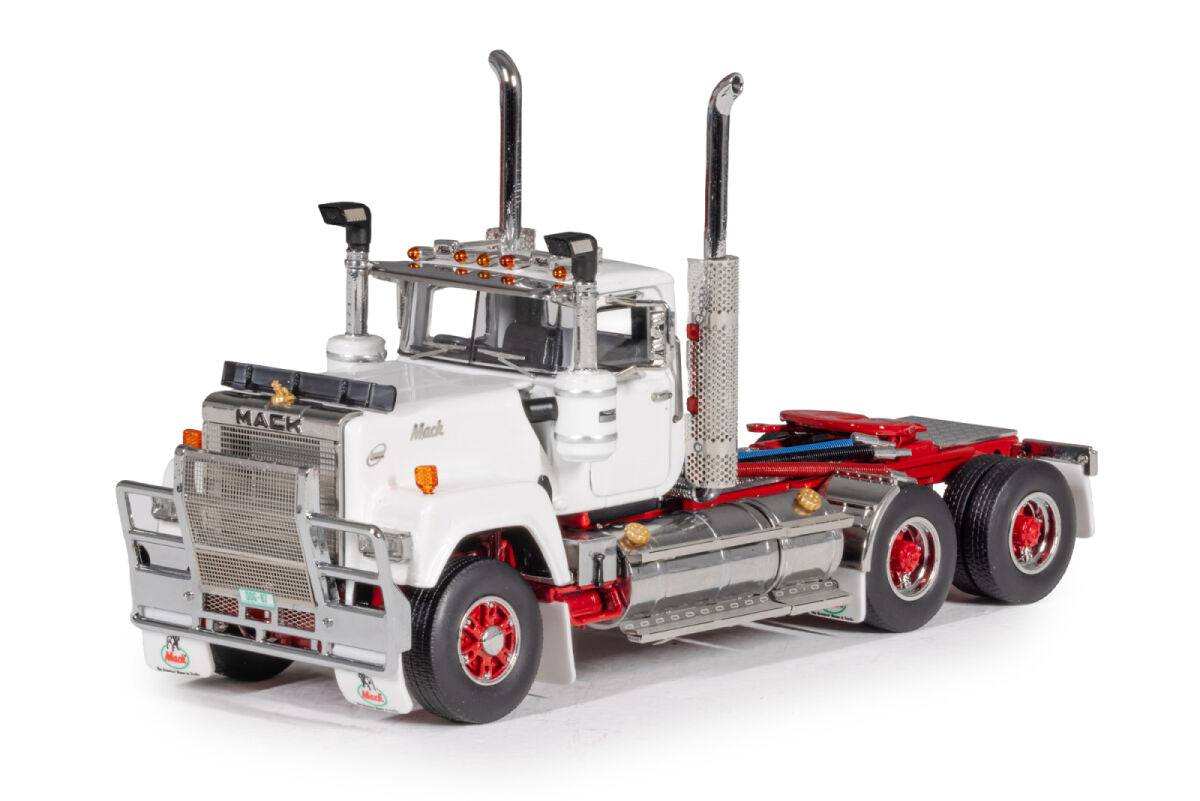 YEAR 2026 Q4 DRAKE MACK Z01681 - White / Red