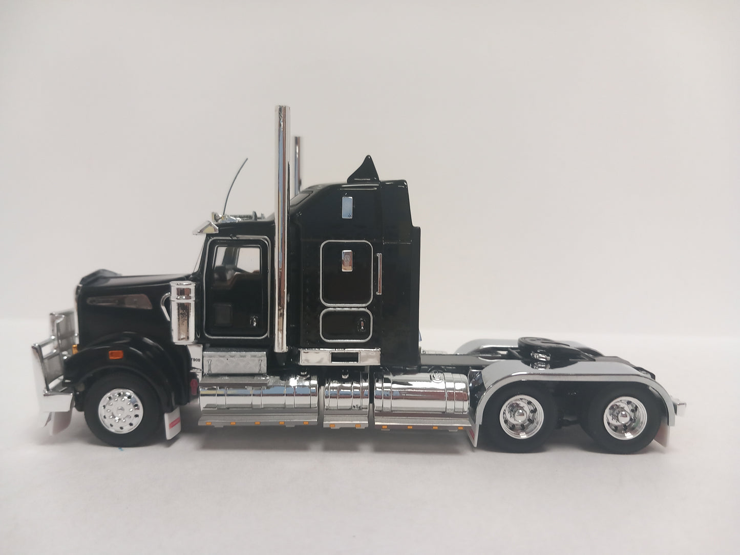 DRAKE Z01640 BLACK - KENWORTH T909